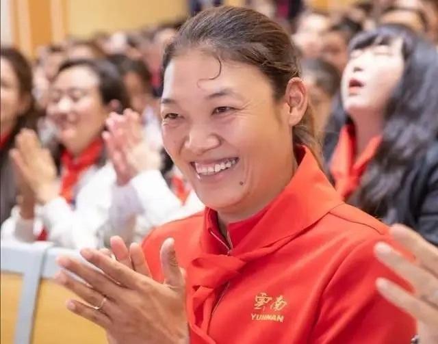 开云官网-助纣为虐！范继文妻子疑被查：PUA女队员+吃空饷 官方已查无此人