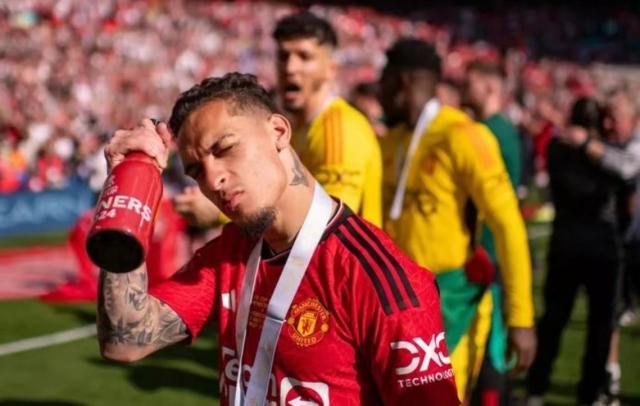 开云官网-【早报】东道主高歌猛进，卫冕冠军黯然回家