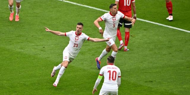 开云体育入口-【欧洲杯】波兰1比3奥地利，鲍姆加特纳破门