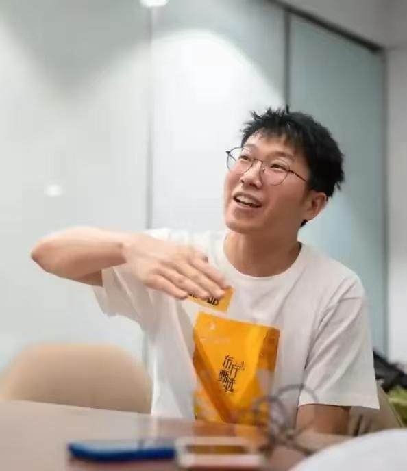 开云-俞敏洪一天损失四员大将，新来的CEO孙进“很卷”，提倡加班文化
